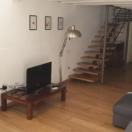 Casa Via Giardini Apartment *