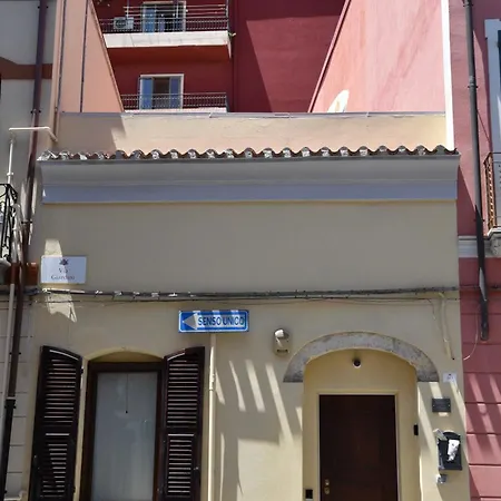 Casa Via Giardini * Cagliari